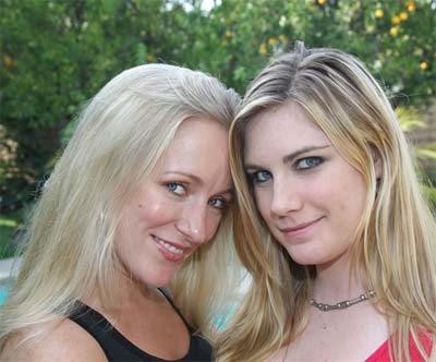 Mutter und Tochter: Im Doppelpack zum lesbischen Date